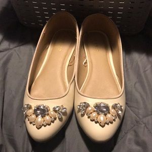Torrid Flats, Wedding Flats